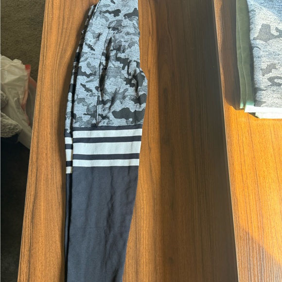 (Bundle) 5 pairs of Camo Seamless Leggings - Picture 13 of 16